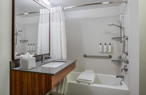 Brunswick Hotel | Fairfield Inn & Suites by Marriott Brunswick Freeport