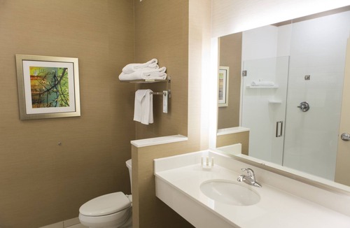 Cambridge Hotel | Fairfield Inn & Suites Cambridge