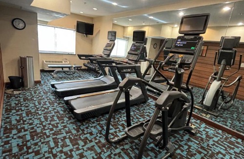 Springfield Hotel | Fairfield Inn & Suites Springfield