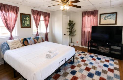 Fall River Apartment | Fall River Stay Urban Haven Entire Suites Cozy 4BR