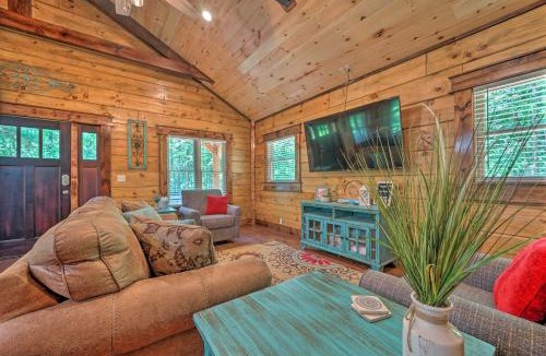 Golden House | 'Falling Star' Eagletown Cabin w/Hot Tub: Pets OK