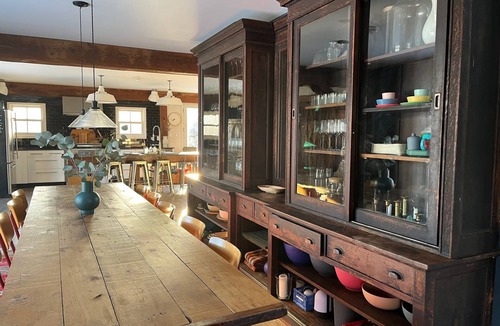 Stuyvesant House | Falls Road - Stunning Views in a Restored Barn
