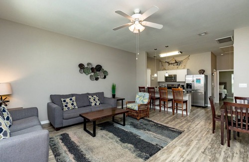 Corpus Christi House | Family Beach Townhome | 2 Pools & Walk to Beach