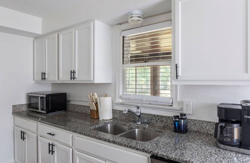 Maple Heights House | Family-Friendly 3BR with Sunroom & Outdoor Area