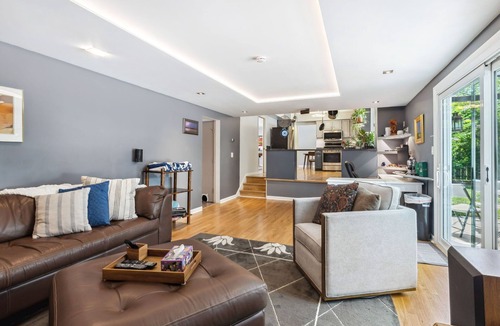 Lyndhurst House | Family-Friendly 3BR Retreat with Pool, Hot Tub & Spacious Yard