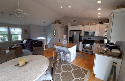 Bonnet Shores House | Family Friendly Bonnet Shores Home - Walk to beach-Central Air-Outdoor Shower