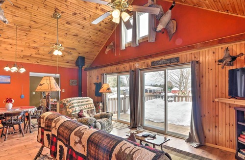 Pymatuning Central Cottage | Family-Friendly Espyville Cottage Near Lake!
