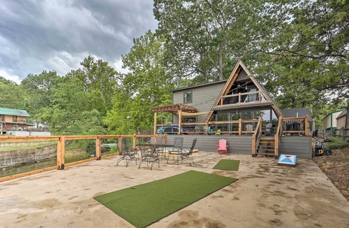 Eucha Cabin | Family-Friendly Eucha Cabin: Lakefront Views!