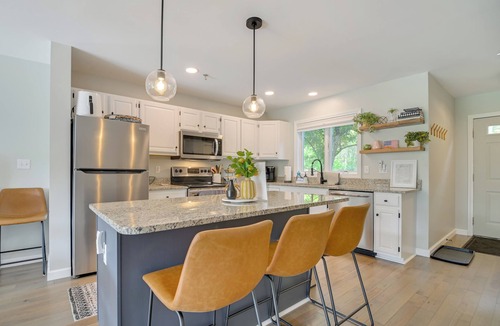 North Conway House | Family-Friendly Gem w/Heated Pool near Storyland!