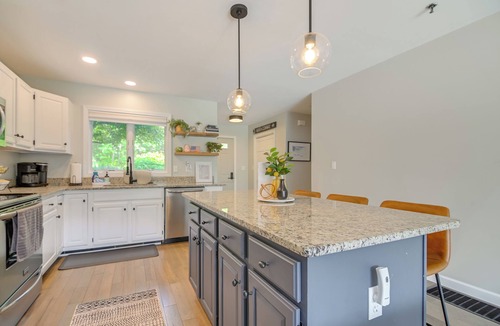 North Conway House | Family-Friendly Gem w/Heated Pool near Storyland!