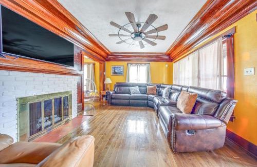 Erie House | Family-Friendly Home: Walk to Lake Erie!