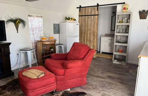 Bushyhead Cabin | Family friendly, Spacious country setting near Lakes. roomy parking.