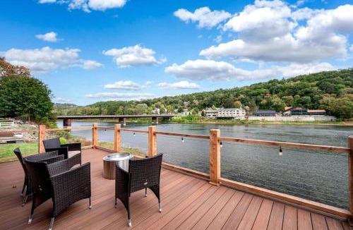 Turkey City House | Family Fun by the River: Unmatched Cabin Experience in Pennsylvania