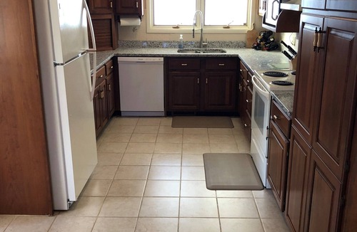 Millersport House | Family Waterfront Lakehouse with Large Side Yard and Picture Perfect Sunsets!