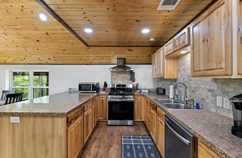 Pickens Cabin | Fantastic Secluded Wooden Cabin with All Commodities in Nashoba, Oklahoma