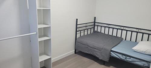 South Clearbrook Bed & Breakfast | Farhad's B&B