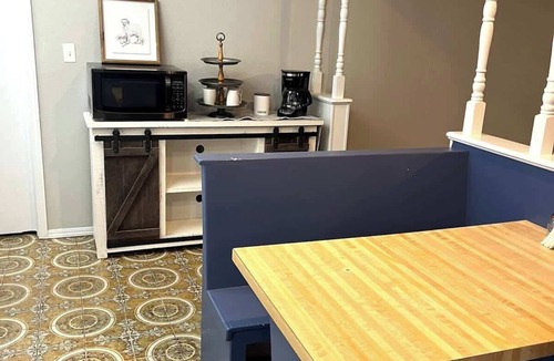 Cecil House | Farm Family Living in Lavaca
