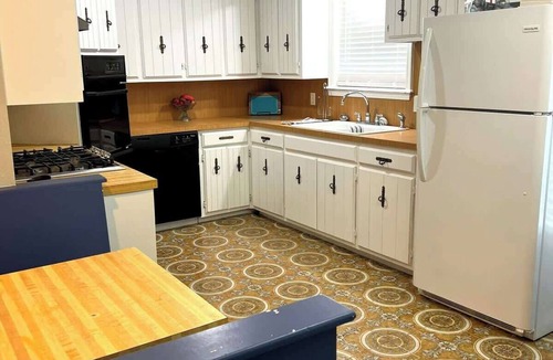Cecil House | Farm Family Living in Lavaca