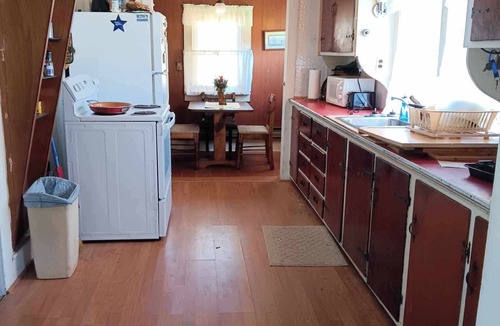 Bradford House | Farmhouse sleeps 2 -6 in the Allegheny National Forest outside Bradford Pa