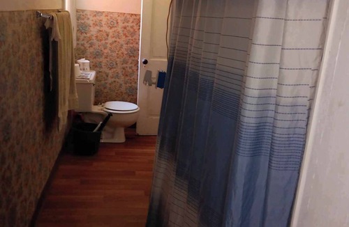 Bradford House | Farmhouse sleeps 2 -6 in the Allegheny National Forest outside Bradford Pa
