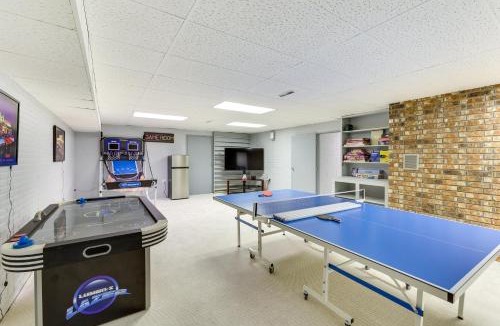 Fayetteville House | Fayetteville Retreat' on 9 Acres | Gym & Trails