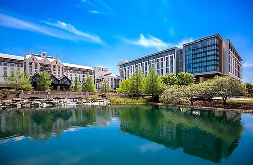 Grapevine Apartment | Featuring a 10-acre outdoor pool facility and a European-style spa .