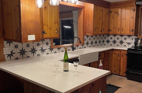 Burdett House | Finger Lakes Farmhouse- stunning lake views on wine trail-10 min to Watkins Glen