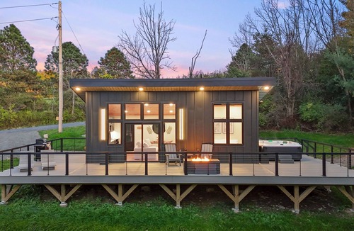 Alpine Cabin | Finger Lakes Luxury Couples Retreat with Sauna, Hot tub and Cold Plunge