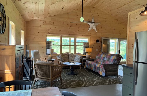 Town of Jerusalem Cottage | Firefly Cottage in the heart of the FingerLakes. Amazing Vineyard views