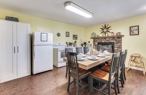 Rockaway Beach Cottage | Fish Off Boat Dock! 1950s Rockaway Beach Cottage