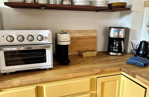 Downtown Rochester House | Flower City Abode- Park Ave Roc 2bd- 2 bath House- Updated!