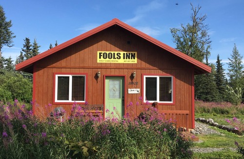 Ninilchik Cabin | "Fool's Inn" Cabin Next Door To Fishing Fool Charters