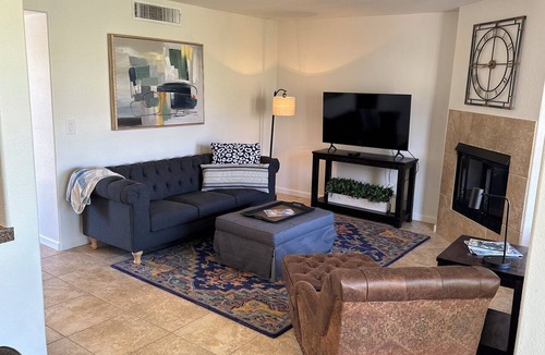 Catalina Foothills Estates Condo | Foothills gem!