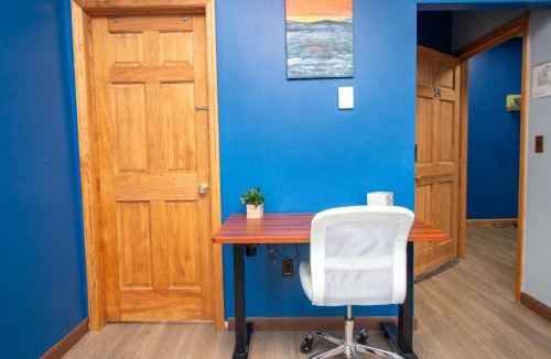 Whippleville Hotel | Foothills Lodge & Cafe