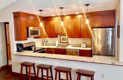 Carroll Cabin | Forest Cabin near Mount Washington Perfect for NH Glamping