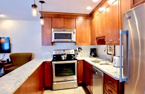 Carroll Cabin | Forest Cabin near Mount Washington Perfect for NH Glamping