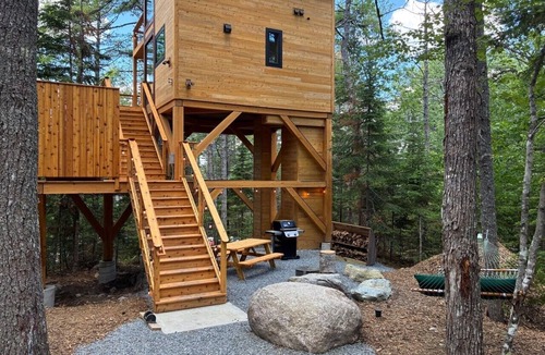Ellsworth Cabin | Forest Views | Private Hot Tub | Alder Treehouse