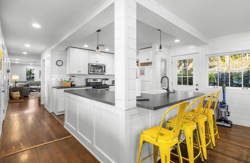 Grange Landing House | Fossil Beach: "Canandaigua Lake Retreat and Memorable Views!"