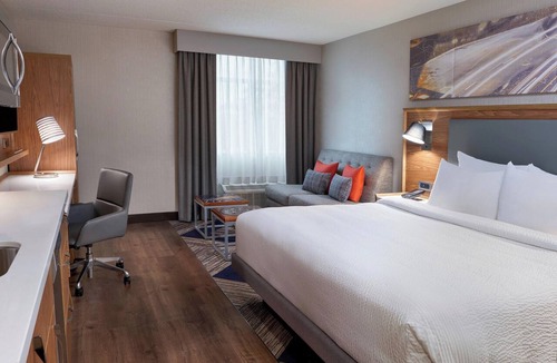 Hamilton Hotel | Four Points by Sheraton Hamilton - Stoney Creek