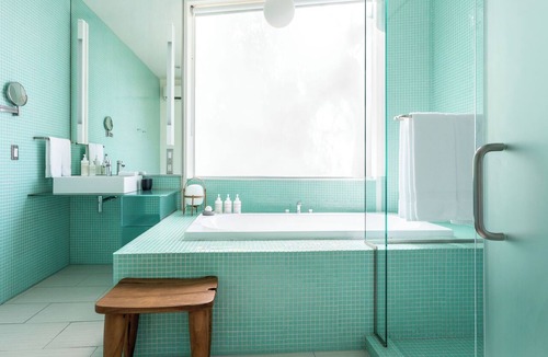 Travis Heights Hotel | Frame Hotel - Treehouse