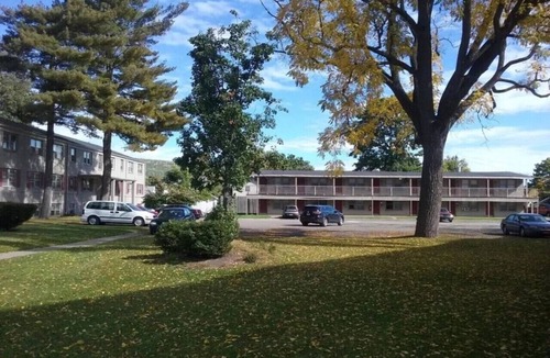 Corning Apartment | Fresh Corning Flat | Near CMOG/Gaffer, Pet OK