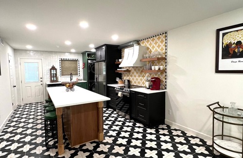 Del Mar Apartment | Frida Unit #2. Charming 2-bedroom apartment in delightful Corpus Christi.