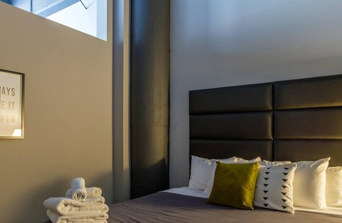 Strip District Apartment | Frontdesk | Chic + Open 1BR near Downtown