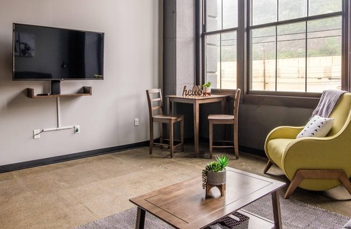 Strip District Apartment | Frontdesk | Chic + Open 1BR near Downtown