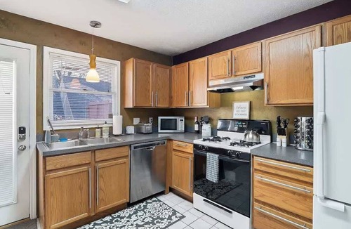 Ohio City House | Fun 3 BR Home in Ohio City | Game Room | Sleeps 11