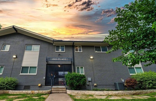 Old East Dallas Apartment | Furnished 1BR Near Medical District, Gated Complex, Free Parking