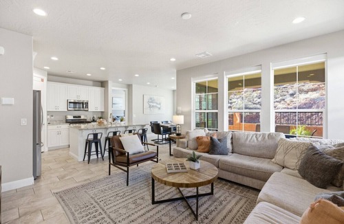 Washington Villa | Game loft, Nerf Wars, Resort Pool, Lazy River & Waterslide Near Zion