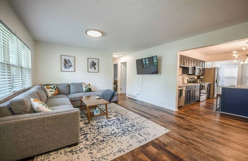 Grove City House | Game Room|Chef Kitchen|Dogs OK|1 mi to downtown GC