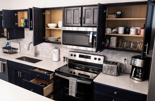 Grove City House | Game Room|Chef Kitchen|Dogs OK|1 mi to downtown GC