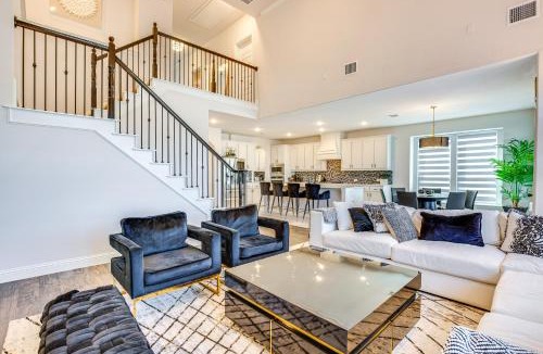 Frisco House | Game Room + Home Theater: Retreat Near Omni PGA!